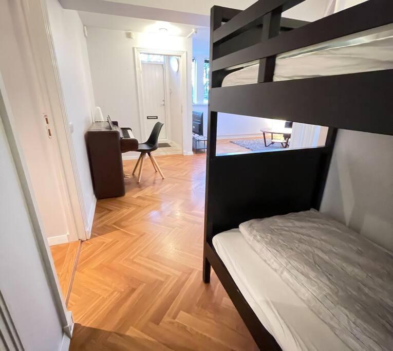 Apartment Cozy Centrally Located In Reykjavík